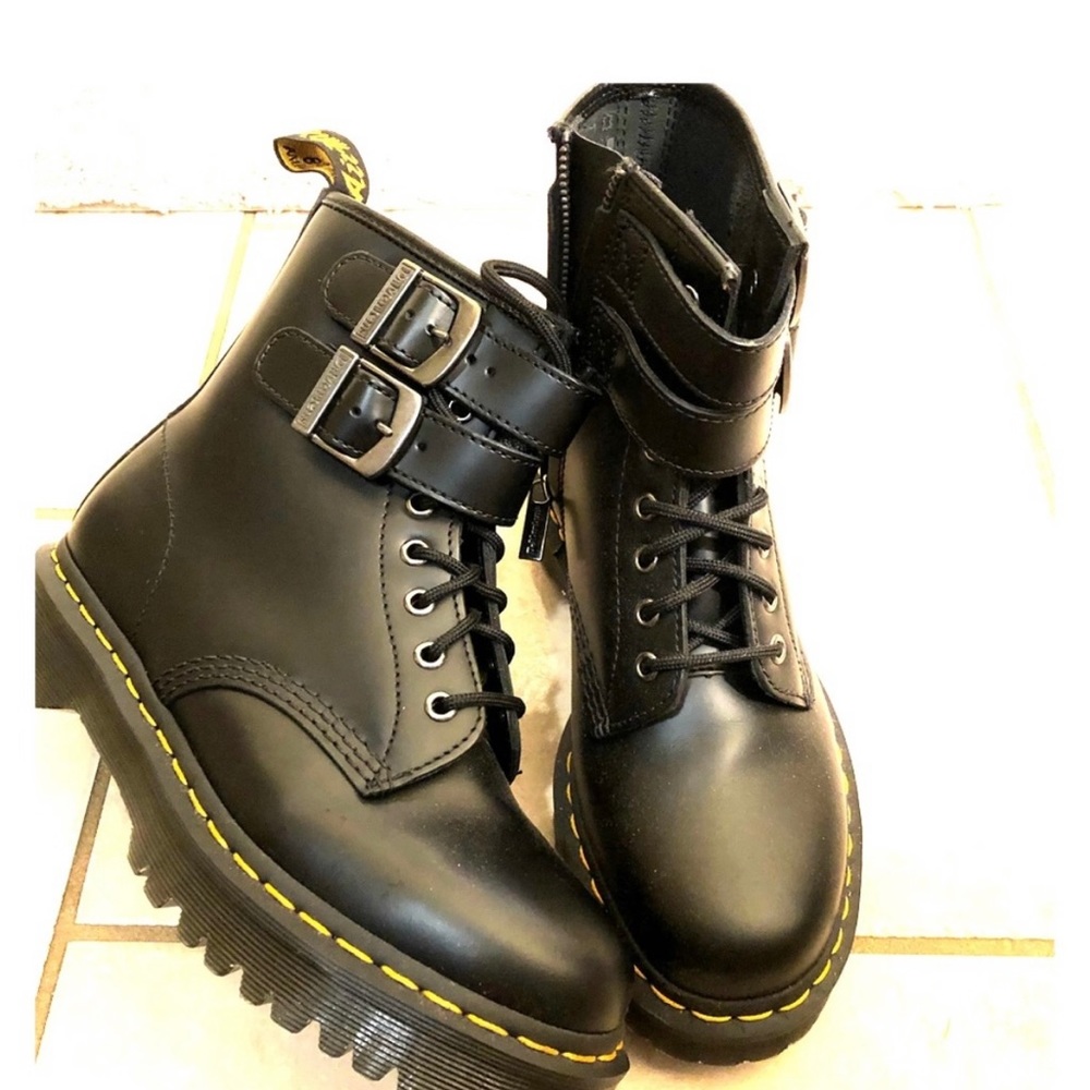 Dr. Martens Boots Women’s size 9